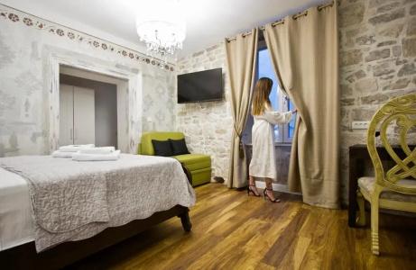 Plaza Marchi Old Town - Mag Quaint & Elegant Boutiques - 145