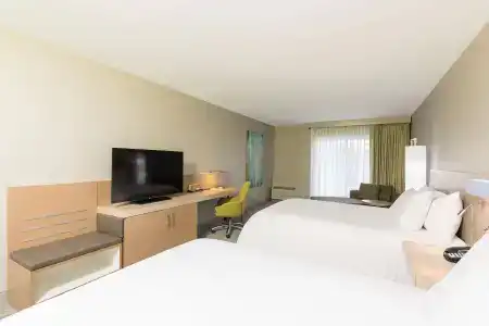 Hilton Garden Inn Grand Rapids East - 2