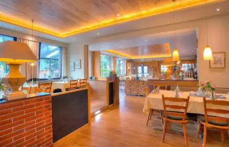 Best Western Plus Midland Suites - 31