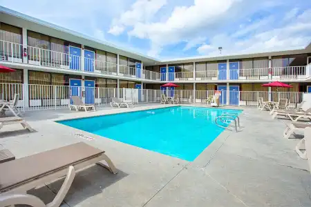 Motel 6 Baton Rouge, LA - Southeast - 12
