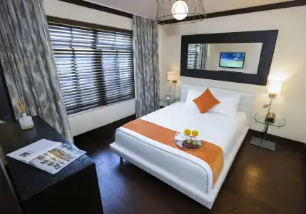 Lincoln Arms Suites - 1