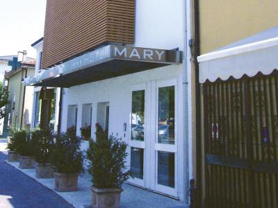 Mary - 14