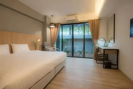 Mii Srinakarin - 4