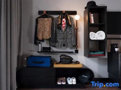 Chic & Basic Gravity - 24