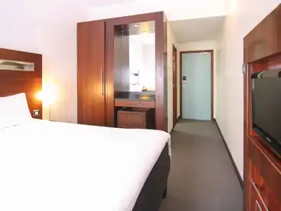 Ibis One Central - 4