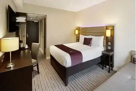 Premier Inn Glasgow Pacific Quay - 1