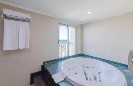 Crowne Plaza Antalya - 80