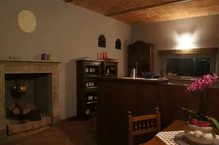 Red Wine Camere - 24