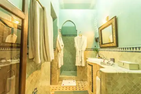 Riad Nasreen - 82
