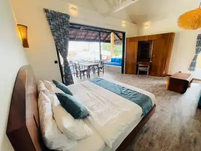 Absolute Beachfront Resort - 28