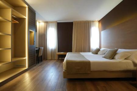 Windsor Tossa – Adults Only +16 - 24