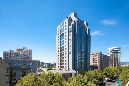 Huachen International - 23