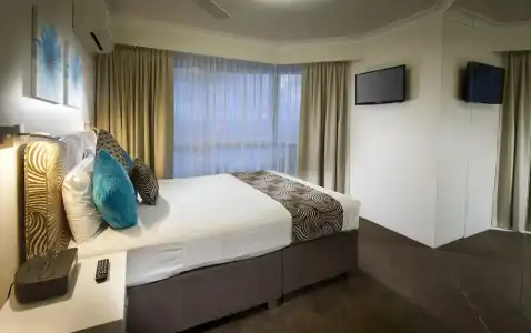2nd Avenue Beachside Apartments - 81