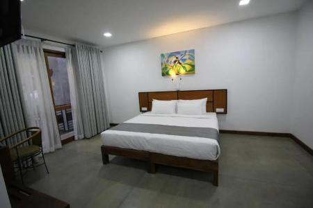 Serenity Tissa - 44