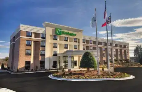 Holiday Inn Greensboro Coliseum by IHG - 41