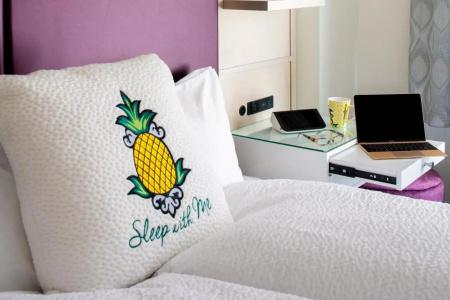 Staypineapple, An Artful, Midtown - 43