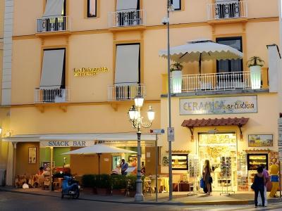 La Piazzetta Guest House - 15