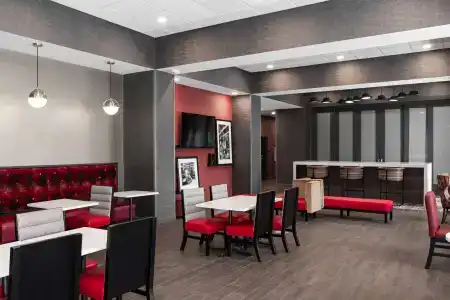 Hampton Inn & Suites Charlotte Steele Creek - 29