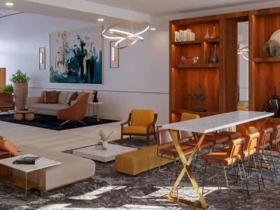 DoubleTree by Hilton Houston Westchase - 30