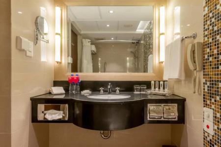 Crowne Plaza Shanghai by IHG - 33