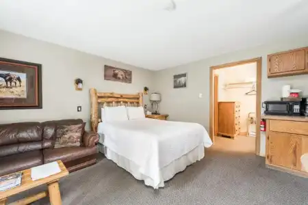 4 Seasons Inn on Fall River - 98