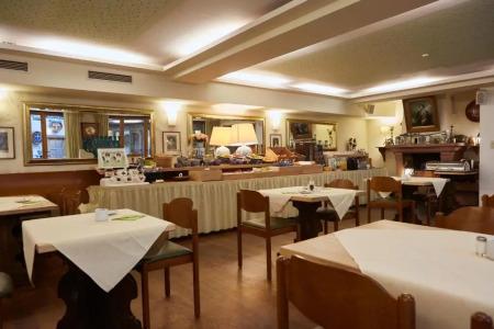 & Restaurant Burgschänke - 23