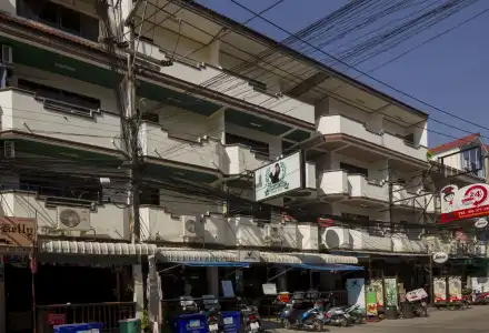 Traveller's Rest Sports Bar - 11