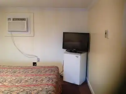 The Tides Motel - 12