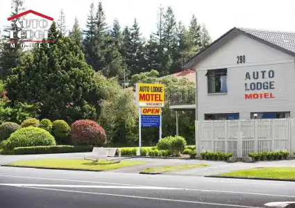 Auto Lodge Motel - 11
