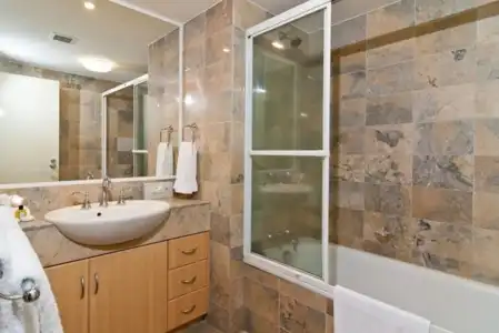 Bay Royal Apartments - 10