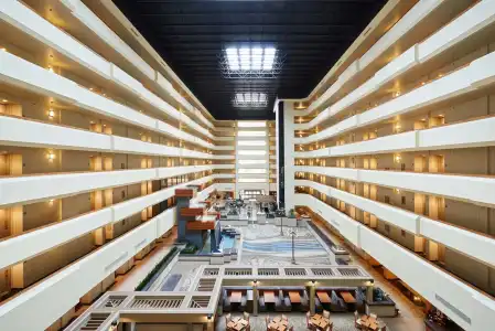 DoubleTree by Hilton Fresno Convention Center - 14