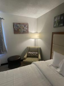 Days Inn by Wyndham Erie - 18