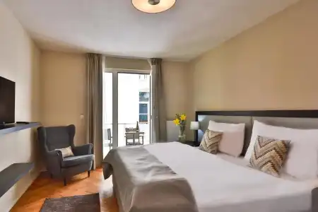 James & Apartments - 40