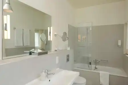 Alma - Boutique hideaway by the lake with rooftop and ladies-only wellness - 41