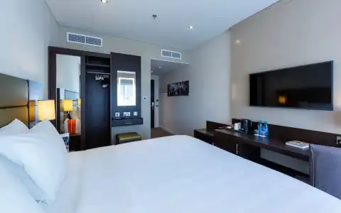 Premier Inn Doha Airport - 8