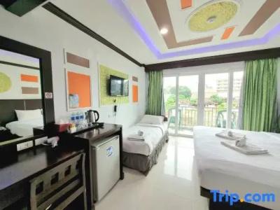 77 Patong & Spa - 63