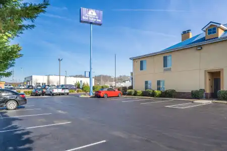 Suburban Studios Chattanooga Northeast - Ooltewah - 17