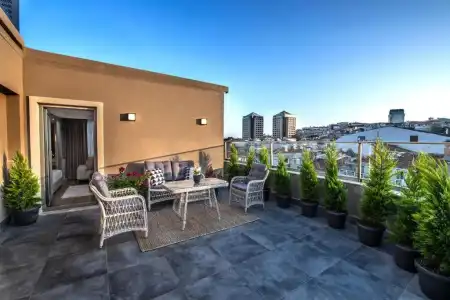Valente Suites & - 7