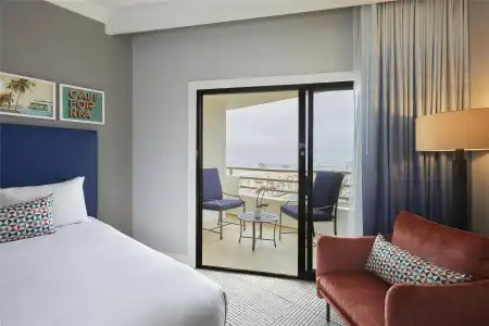 The Waterfront Beach Resort, A Hilton - 80