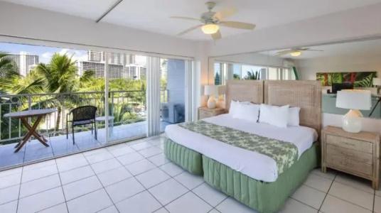 Waikiki Shore by OUTRIGGER - 225