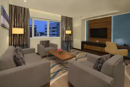 DoubleTree by Hilton & Residences Dubai Al Barsha - 9