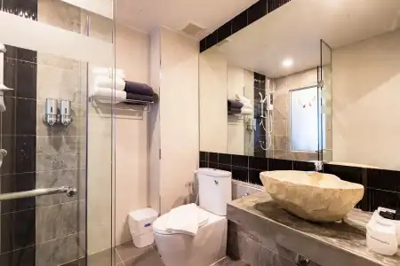 Maneetel Krabi Beachfront - 9