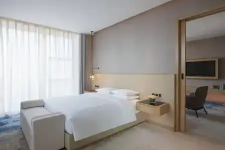 Courtyard by Marriott Zhengzhou Airport - 48