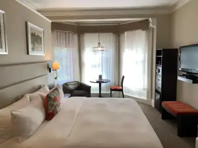Maverick Suites at 245 Newbury St - 19