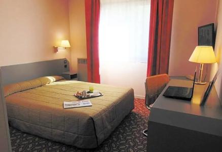 Sure by Best Western Caen Mémorial - 45