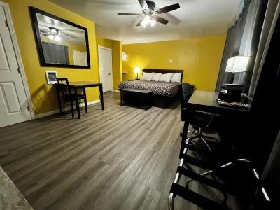 Carmel Wayfarer Inn - 24