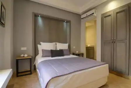 Riad Ayni - 29