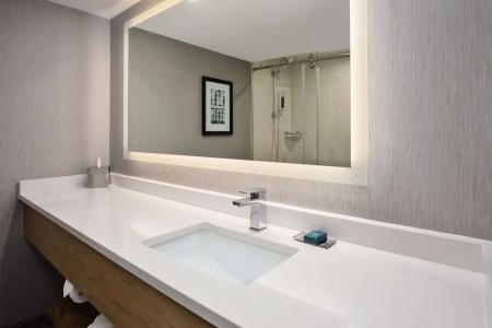 DoubleTree by Hilton - 60