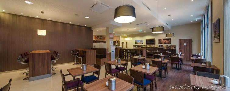 Premier Inn Nürnberg City Centre - 11