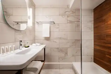 Le Meridien - 42